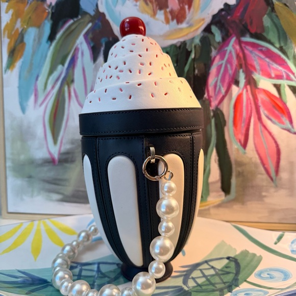 NWT Kate Spade Novelty Ice Cream Sundae Crossbody Bag Cream Navy Cherry Accent - Picture 3 of 12